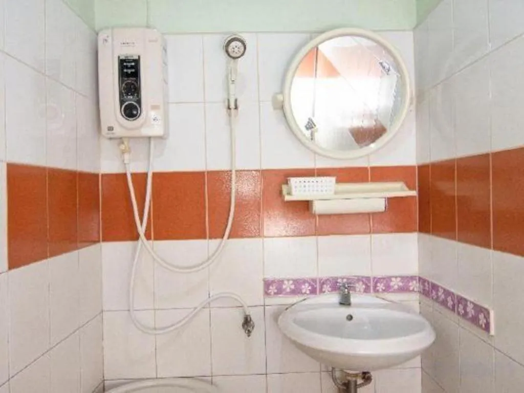 OYO 499 Pattaraporn Hotel