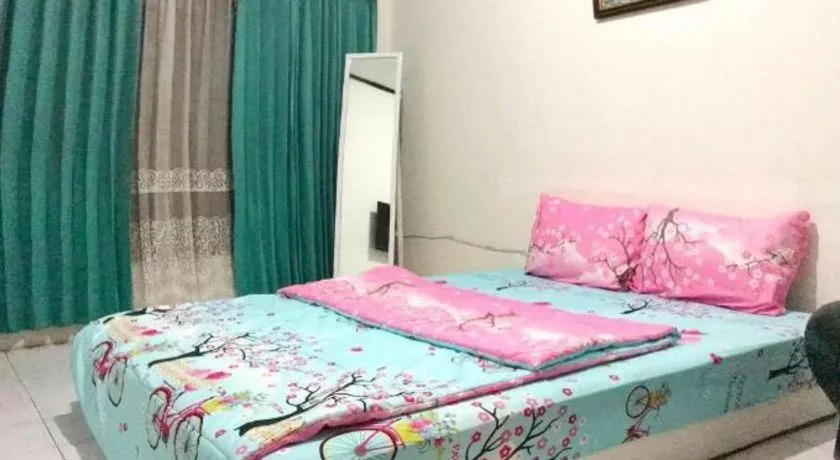 Bed in Dehome near Pakuwon Mall (Syariah)