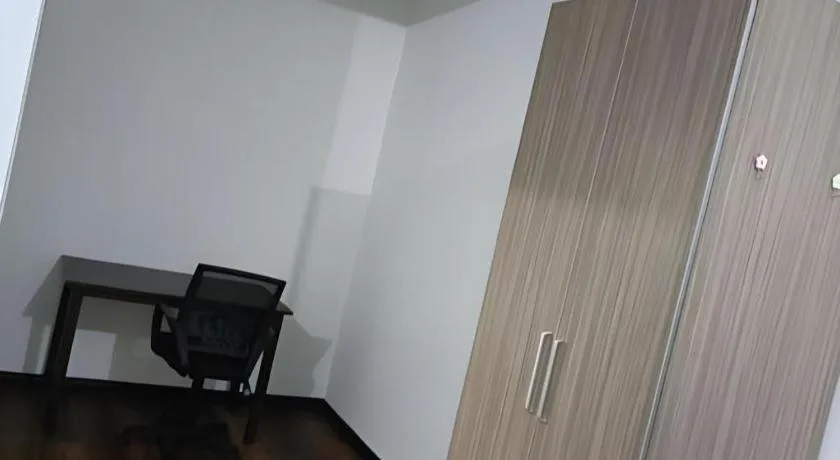 OYO HOME 90768 Flo Inn Motel