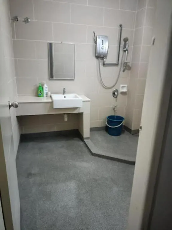 OYO HOME 90768 Flo Inn Motel