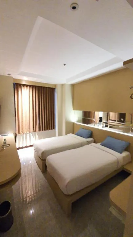 Bed in MP Hotel Kelapa Gading