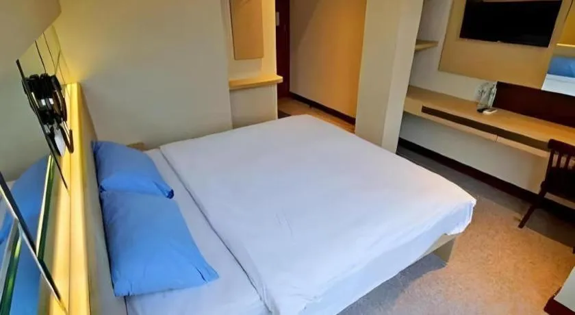 Bed in MP Hotel Kelapa Gading