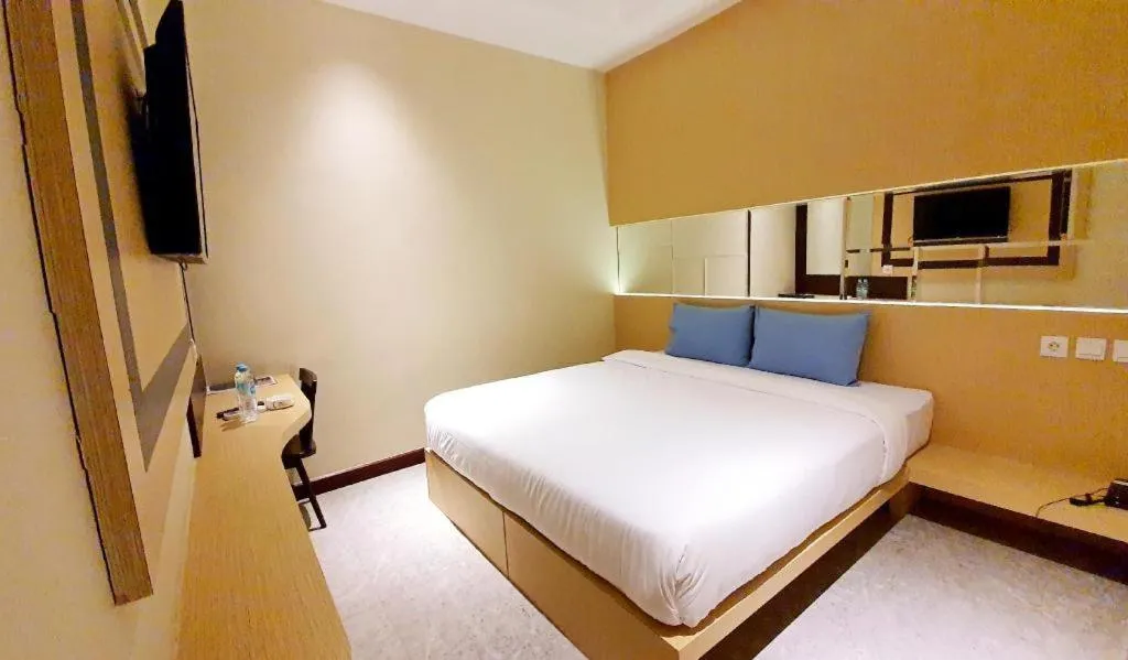 Bed in MP Hotel Kelapa Gading