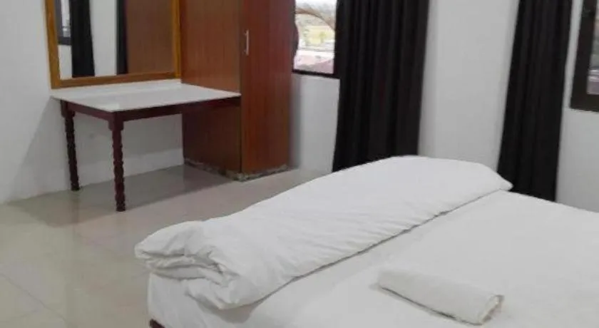 White Diamond Apartment