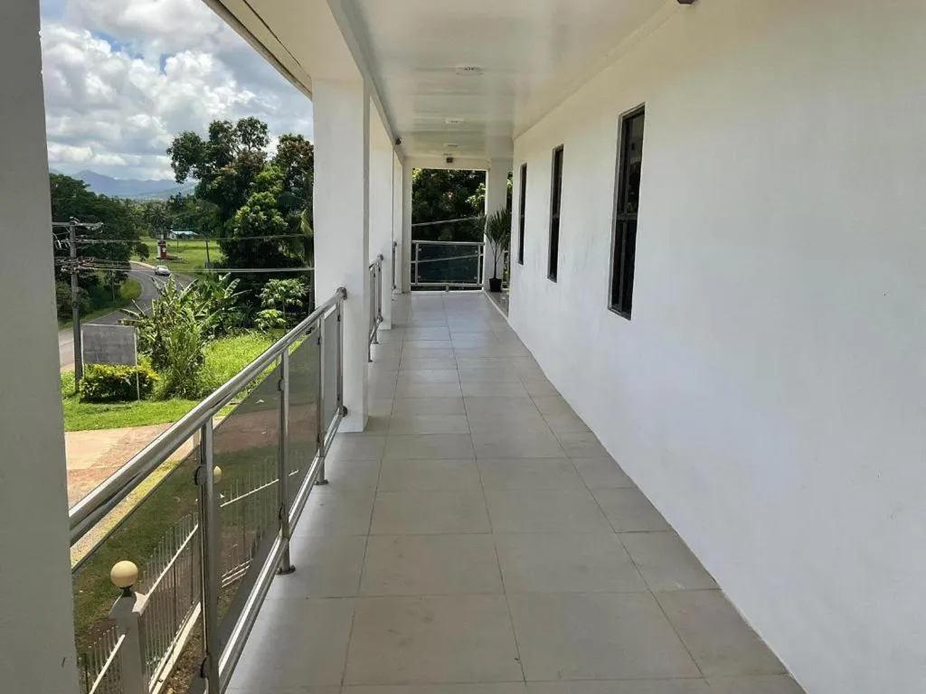 White Diamond Apartment