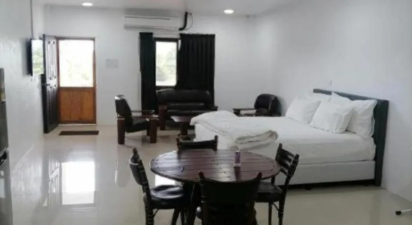 White Diamond Apartment