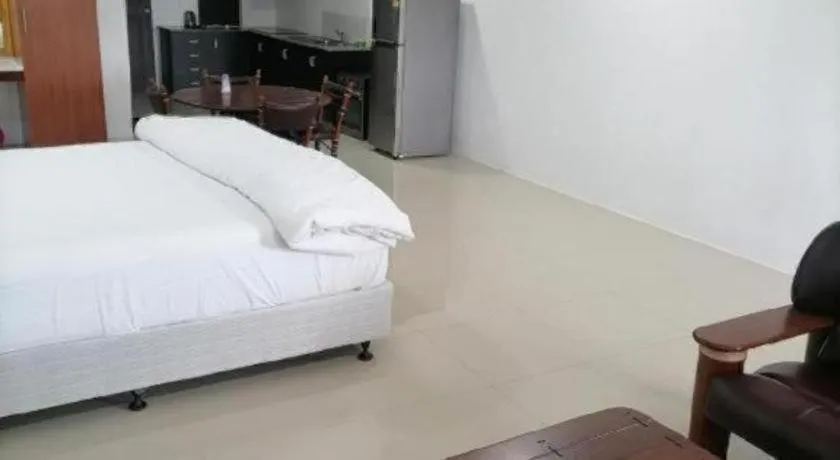 White Diamond Apartment