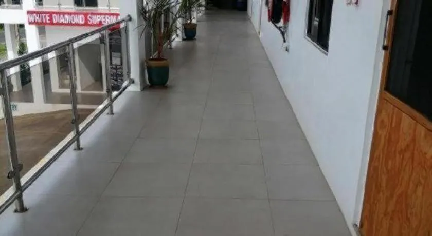 White Diamond Apartment