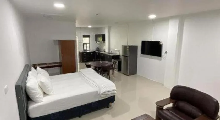 White Diamond Apartment