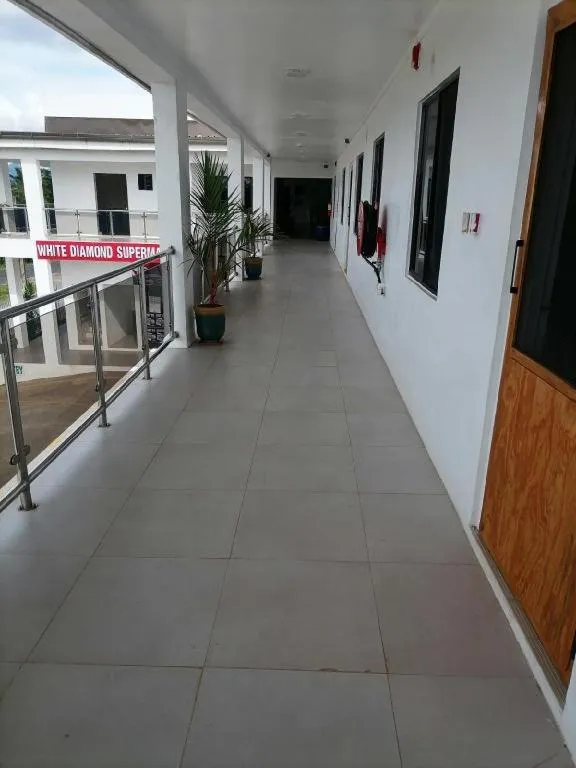 White Diamond Apartment