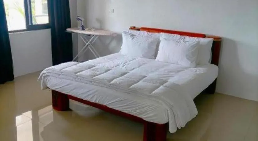 White Diamond Apartment