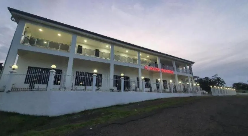 White Diamond Apartment