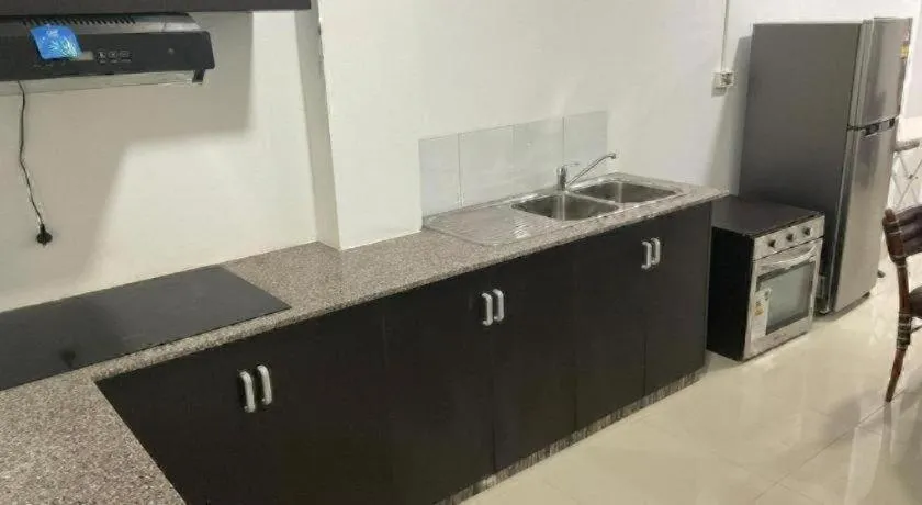 White Diamond Apartment