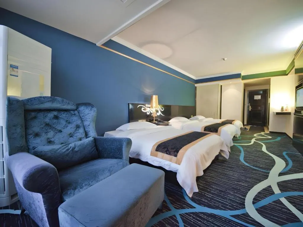 Bed in Guilin Sapphire hotel