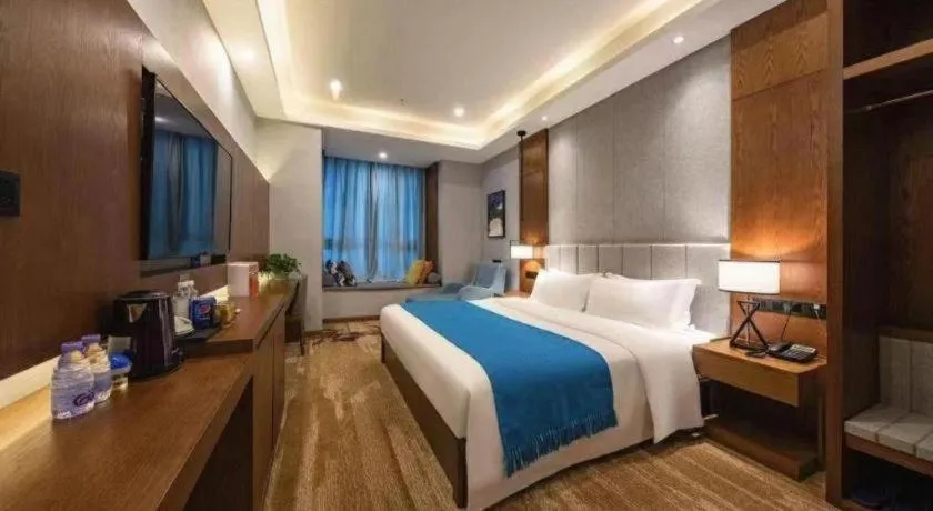 Bed in Guilin Sapphire hotel