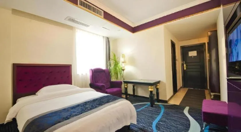 Bed in Guilin Sapphire hotel