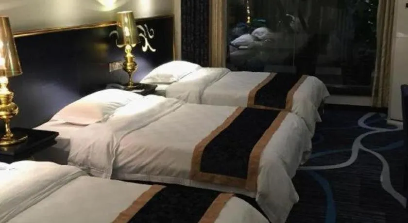 Bed in Guilin Sapphire hotel