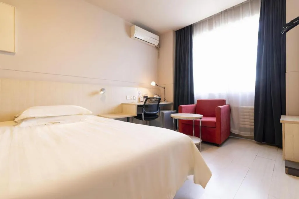 Bed in Jinjiang Inn Tianjin Changjiang Avenue