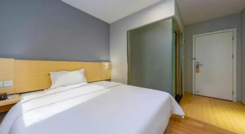 Bed in 7 Days Inn Foshan University Creative Industry Park Bed in 7 Days Inn Foshan University Creative Industry Park