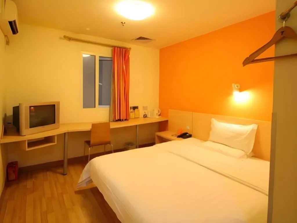 Bed in 7 Days Inn Guangrao Bus Station