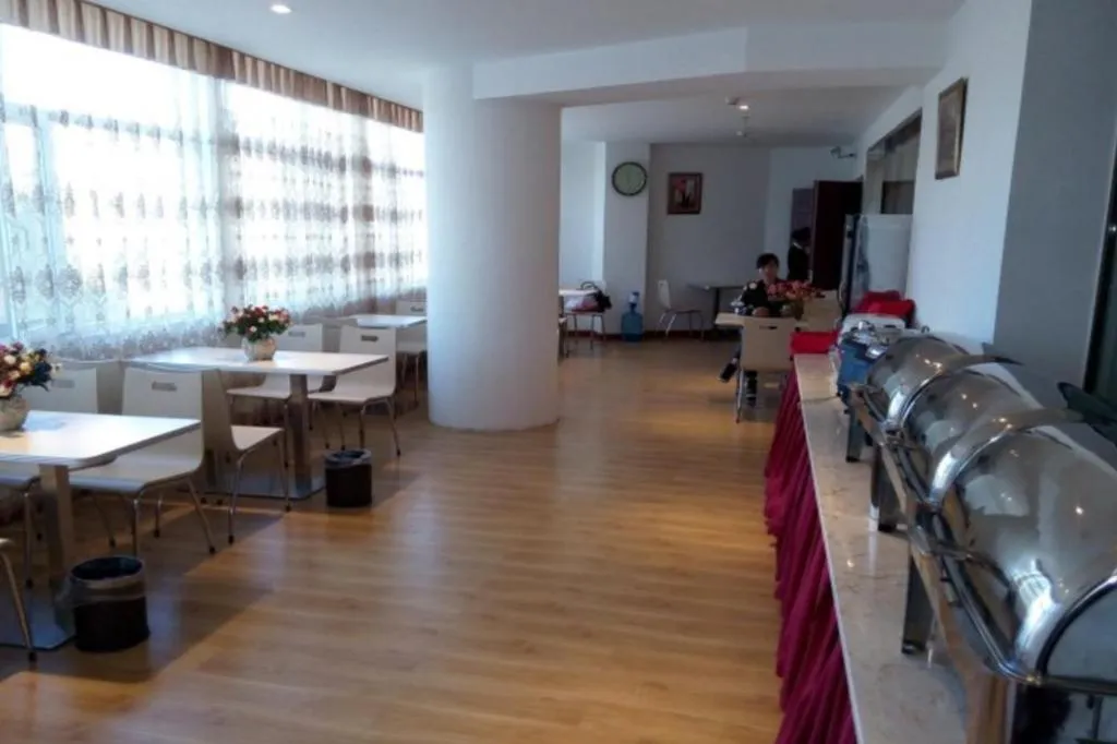 GreenTree Inn Geermu Walking Street Business Hotel