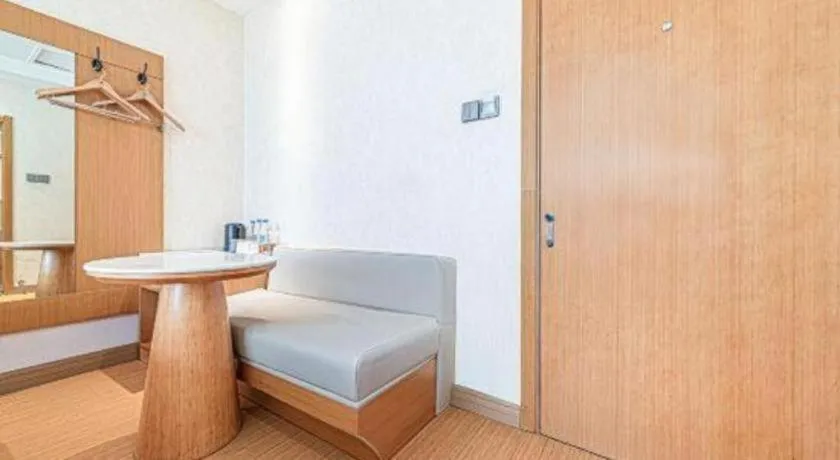 GreenTree Inn Geermu Walking Street Business Hotel