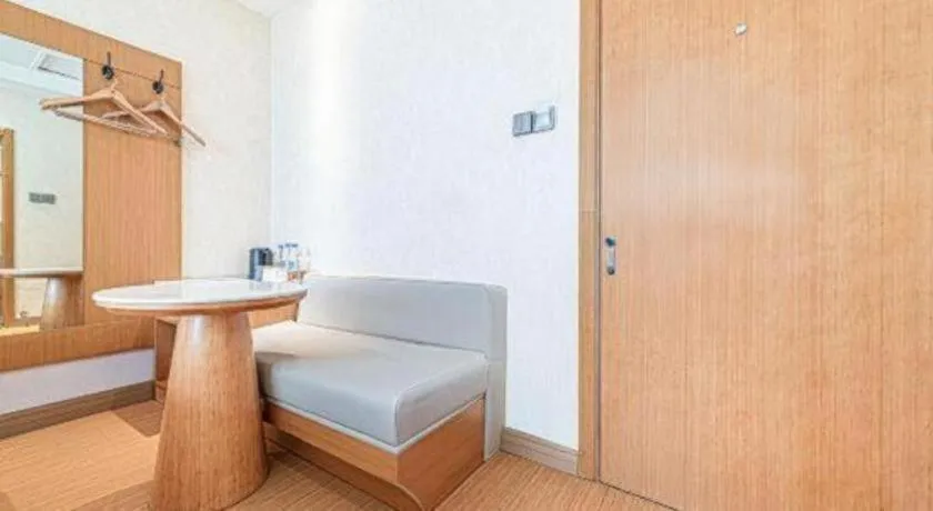 GreenTree Inn Geermu Walking Street Business Hotel