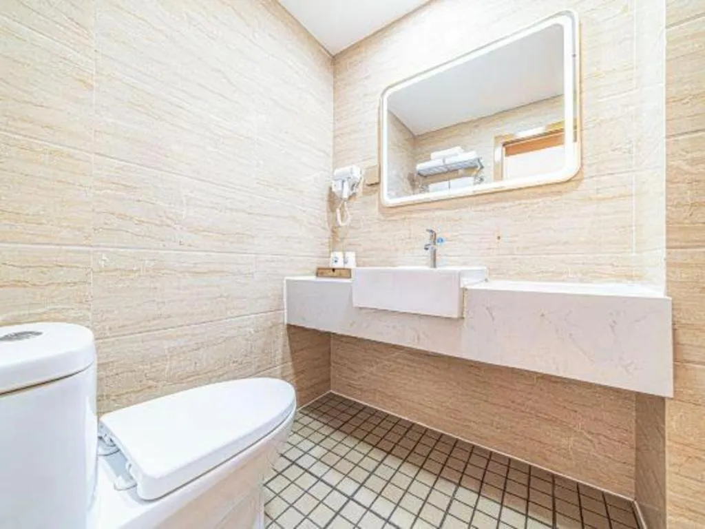 GreenTree Inn Geermu Walking Street Business Hotel