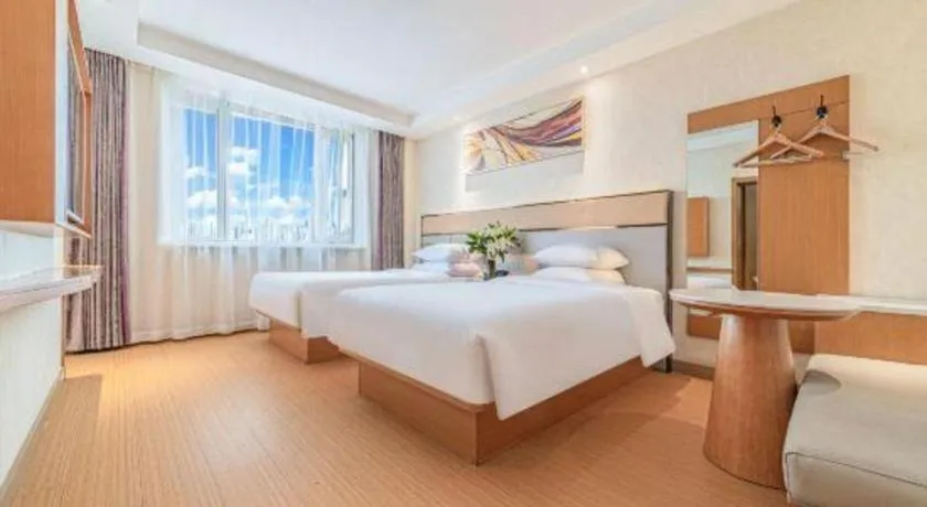 Bed in GreenTree Inn Geermu Walking Street Business Hotel