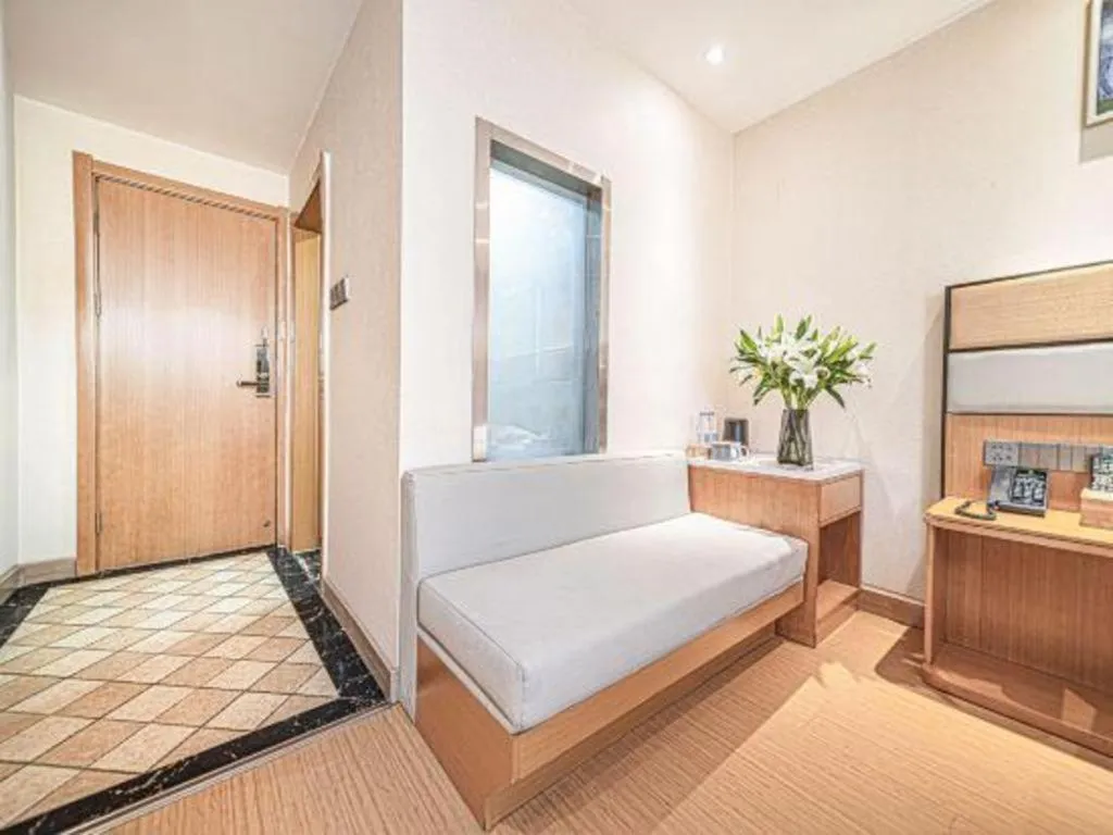 Bed in GreenTree Inn Geermu Walking Street Business Hotel