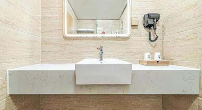 GreenTree Inn Geermu Walking Street Business Hotel