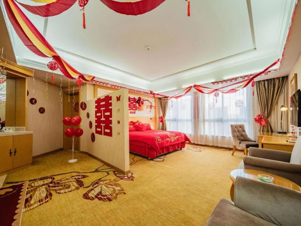 Bed in Vienna Hotel Chengdu Xinfan Furniture City