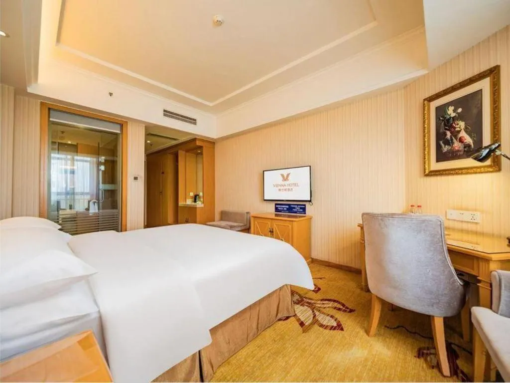 Bed in Vienna Hotel Chengdu Xinfan Furniture City