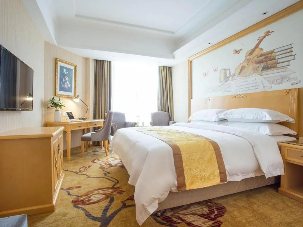 Bed in Vienna Hotel Chengdu Xinfan Furniture City