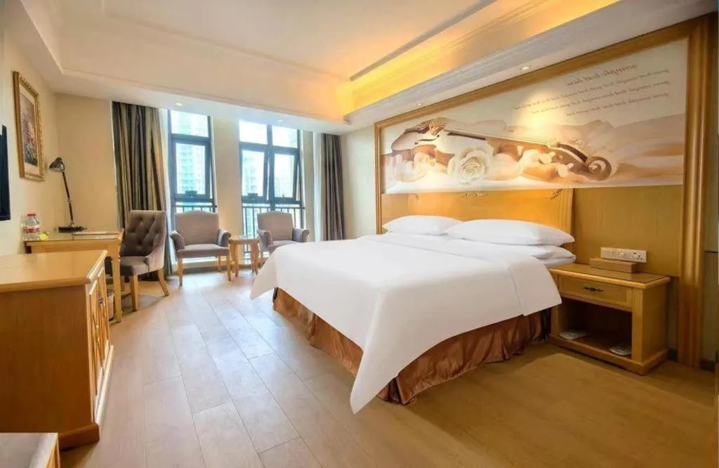 Bed in Vienna Hotel Chengdu Xinfan Furniture City