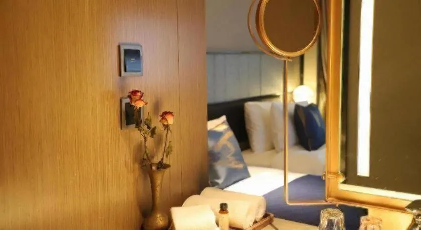Bed in Ethos Hotel Wuhan Riverside