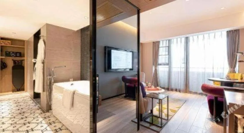 Bed in Ethos Hotel Wuhan Riverside