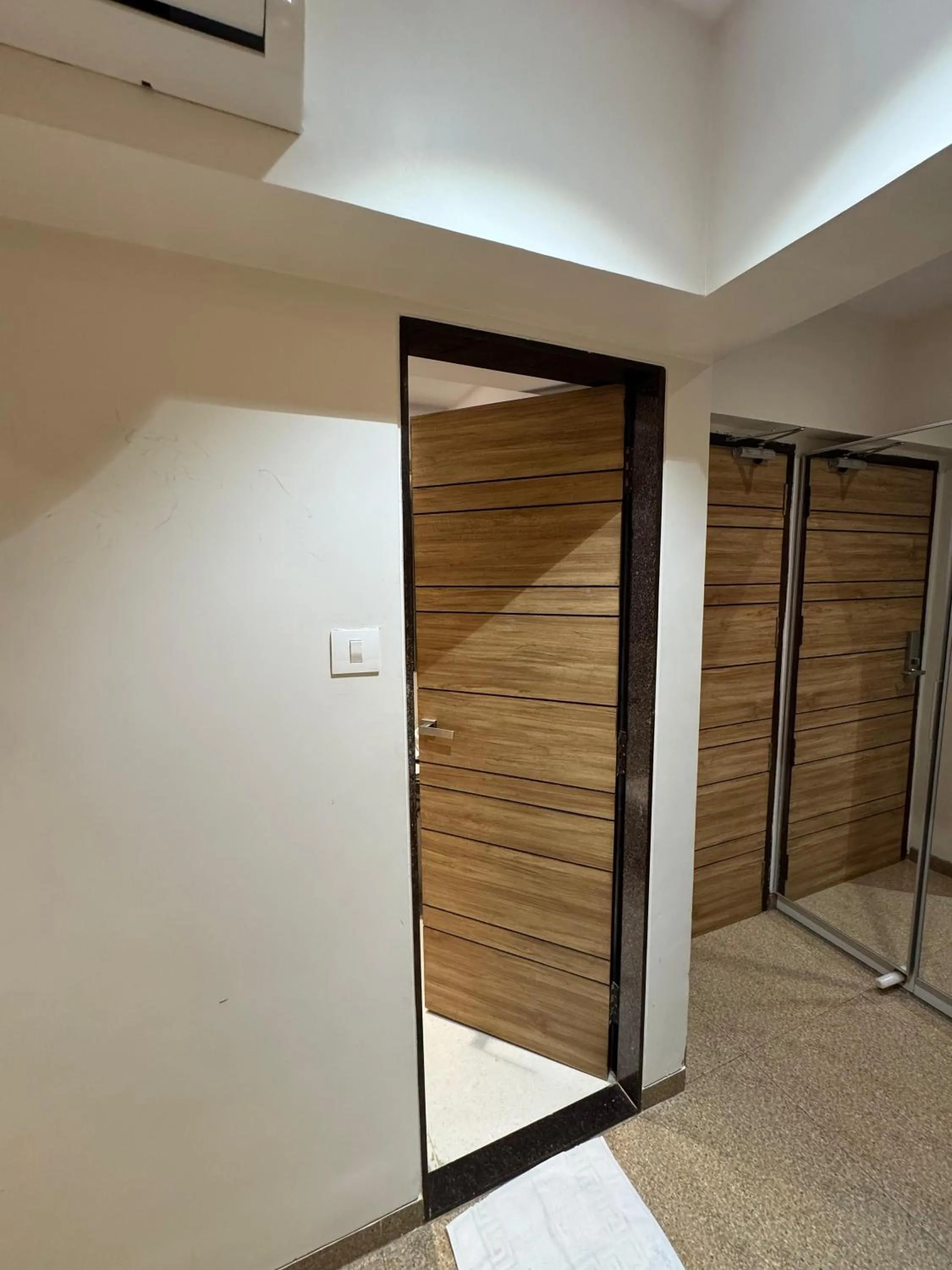 Area and facilities in Hotel Pacific Residency