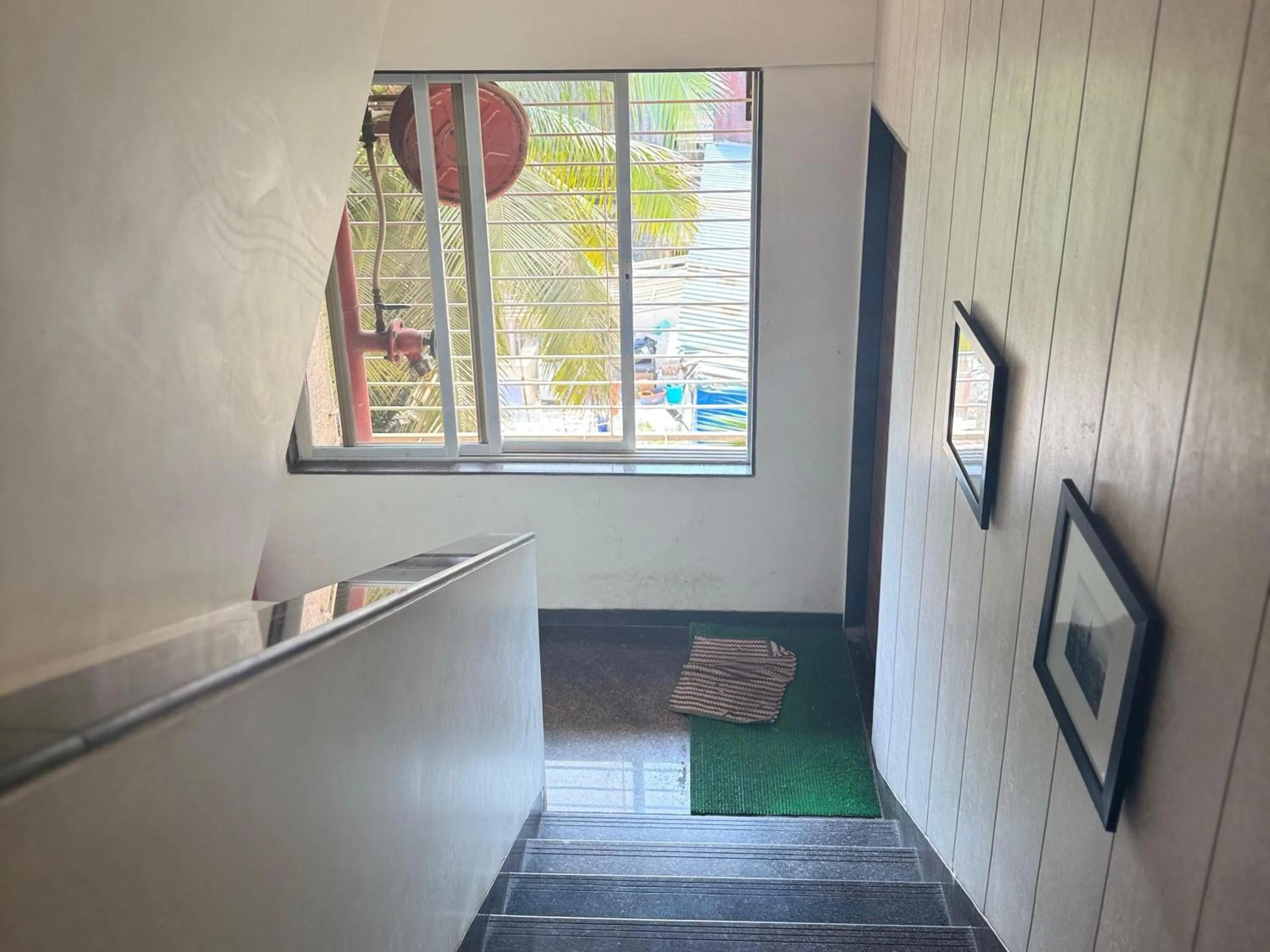 Area and facilities in Hotel Pacific Residency