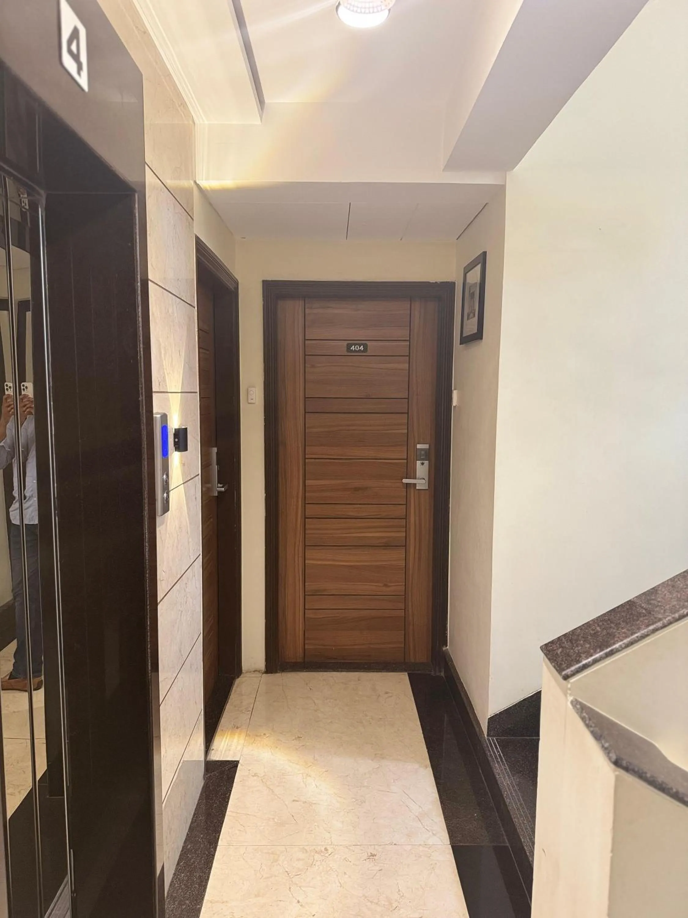 Area and facilities in Hotel Pacific Residency