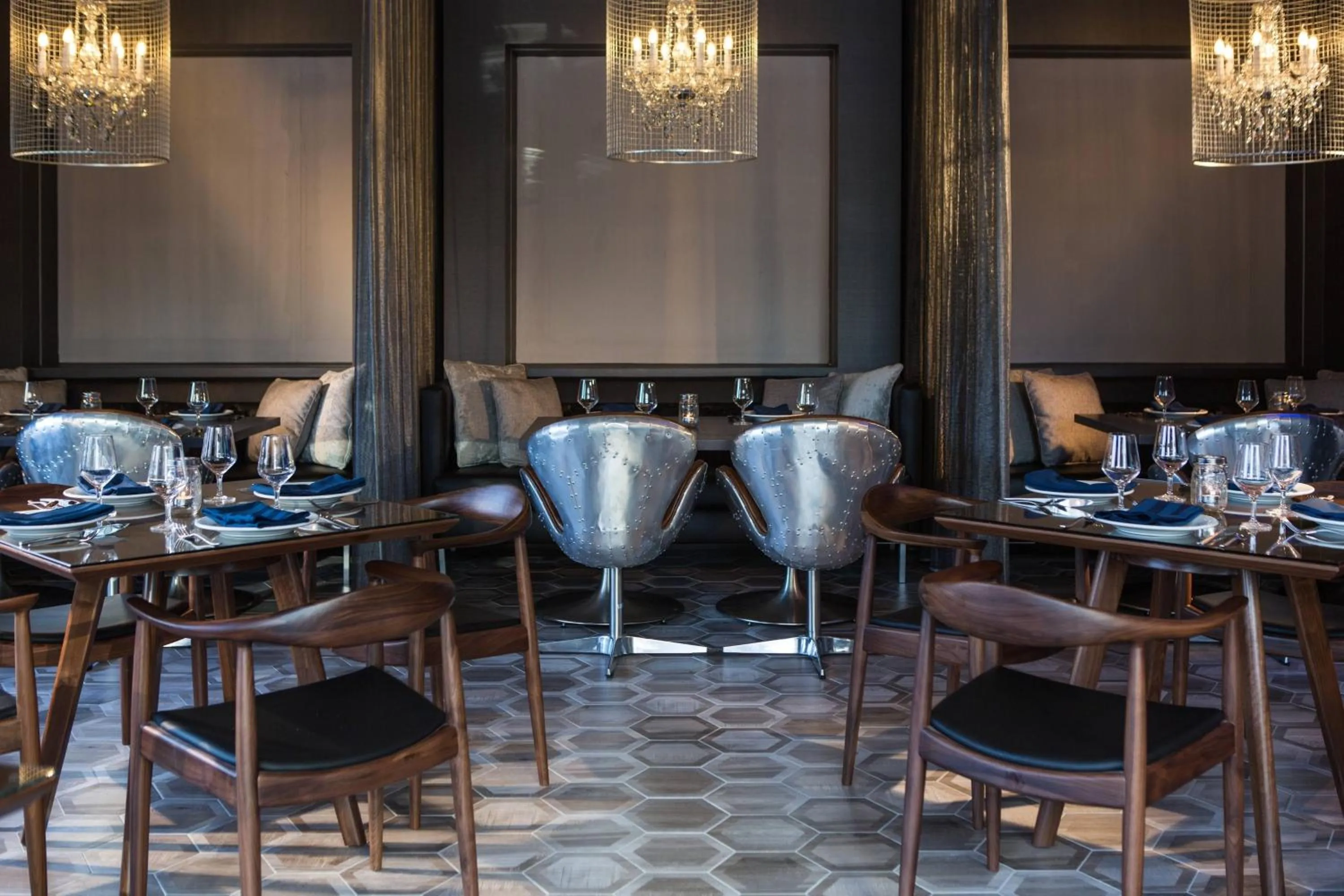 Restaurant/places to eat in Renaissance Albany Hotel