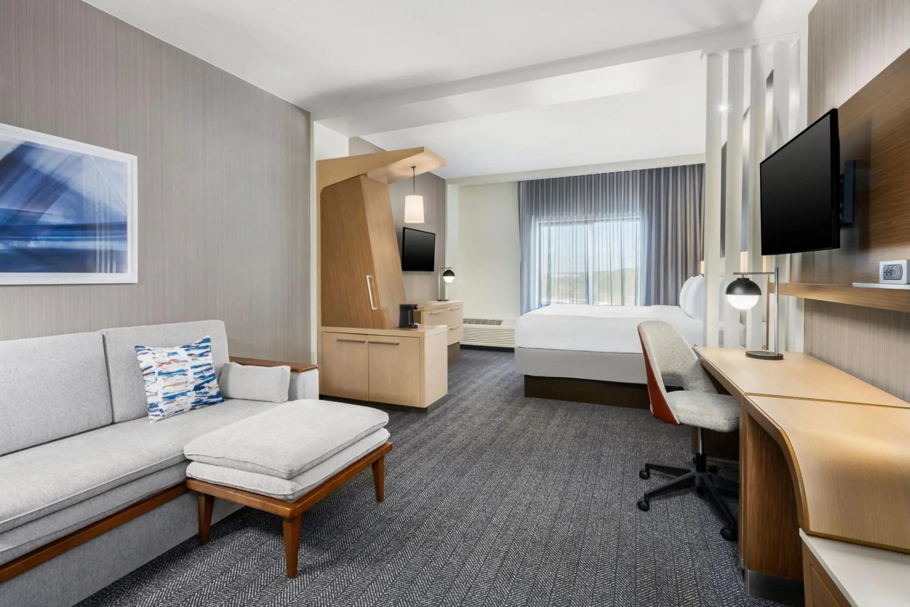 King Suite with Sofa Bed in Courtyard by Marriott Auburn King Suite with Sofa Bed in Courtyard by Marriott Auburn