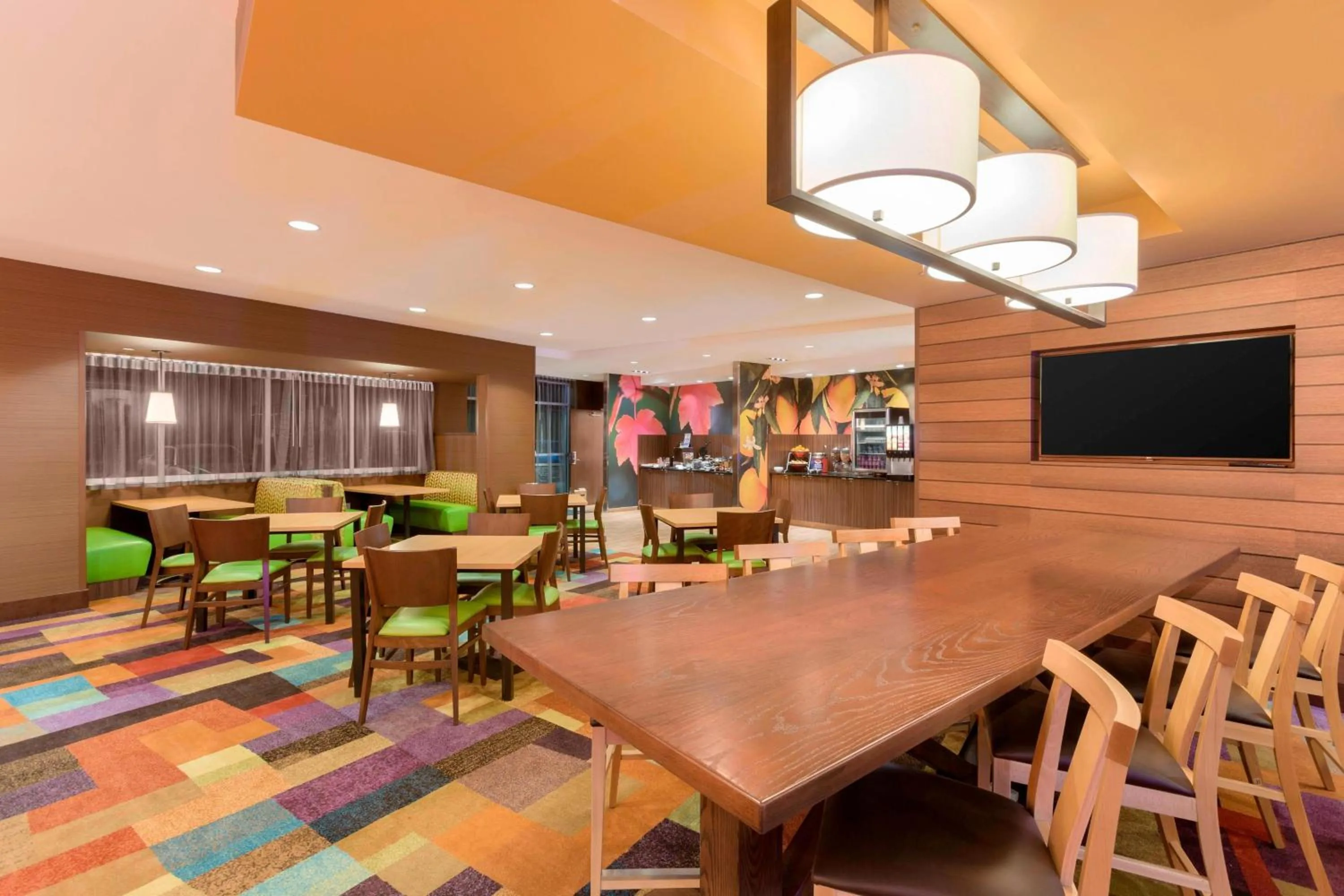 Breakfast in Fairfield Inn & Suites by Marriott Pittsburgh Airport/Robinson Township