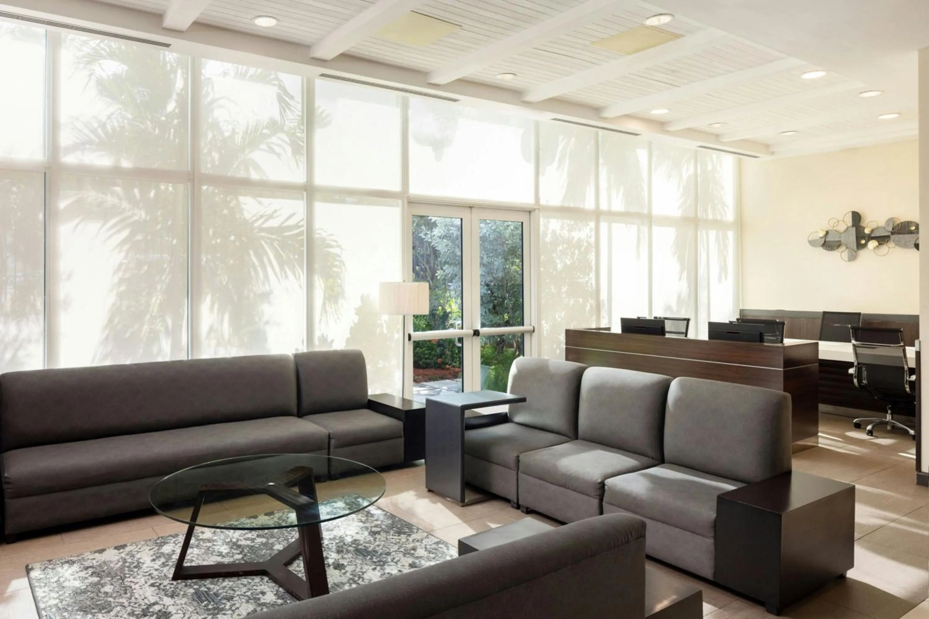 Lobby or reception in Courtyard by Marriott Kingston, Jamaica