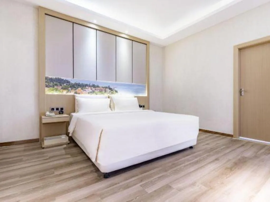 Bed in Atour Hotel Xiamen City Government Dongdu Passenger Transport Terminal
