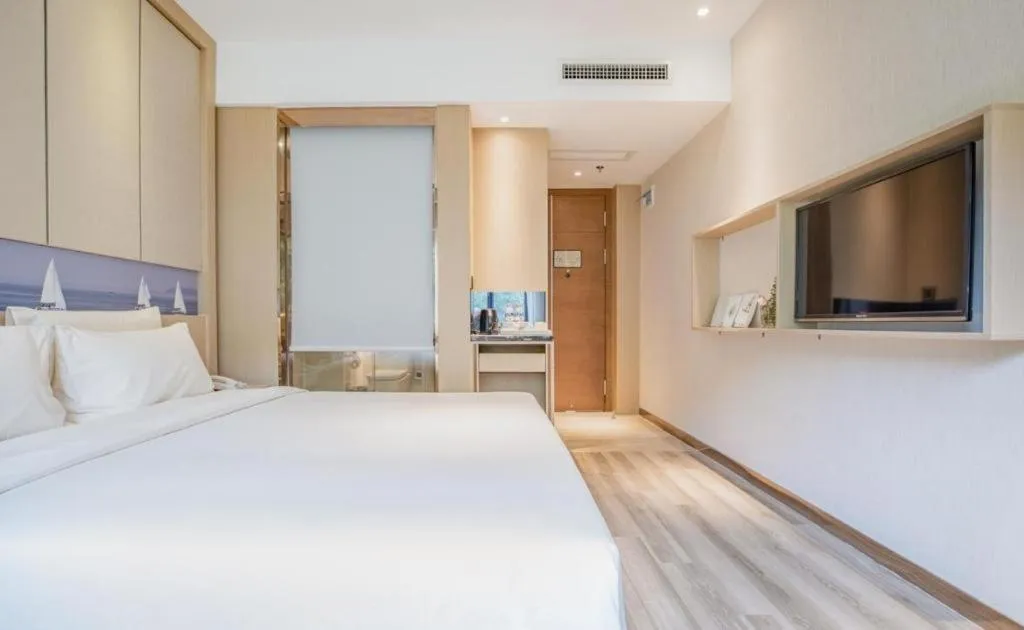 Bed in Atour Hotel Xiamen City Government Dongdu Passenger Transport Terminal