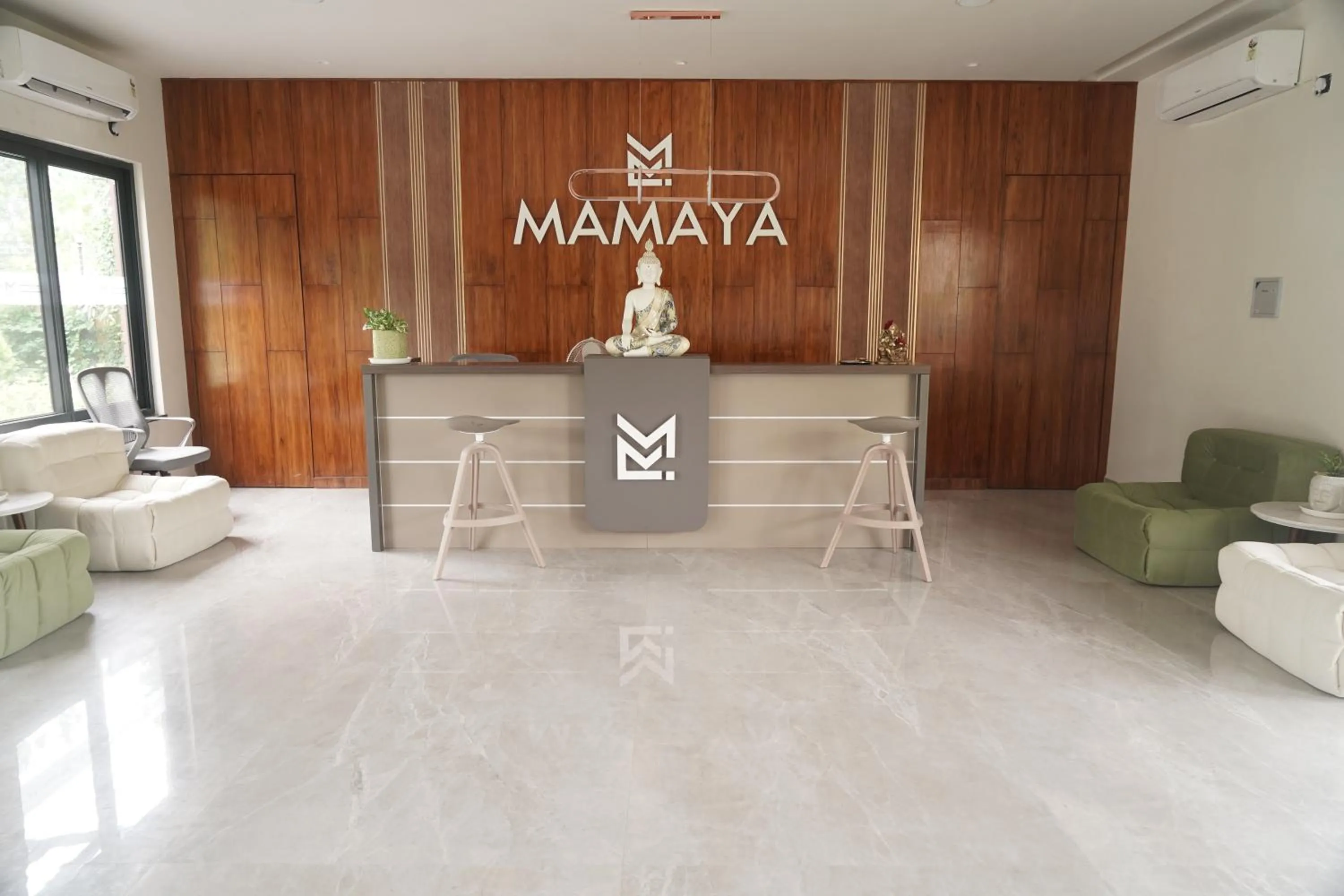 Lobby or reception in Mamaya Resort & Spa By Four Leaf Hotels, Garh Mukteshwar