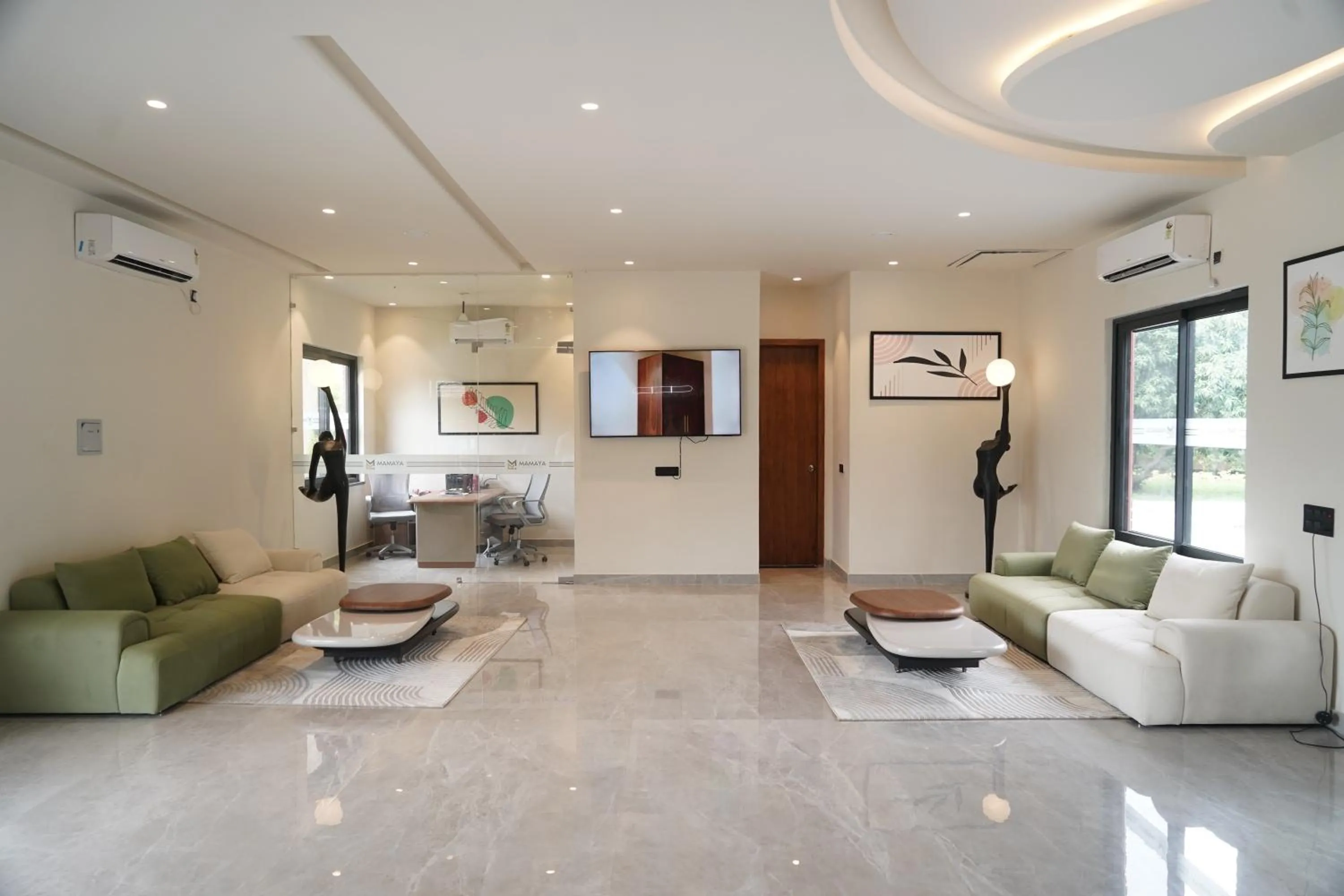 Lobby or reception in Mamaya Resort & Spa By Four Leaf Hotels, Garh Mukteshwar
