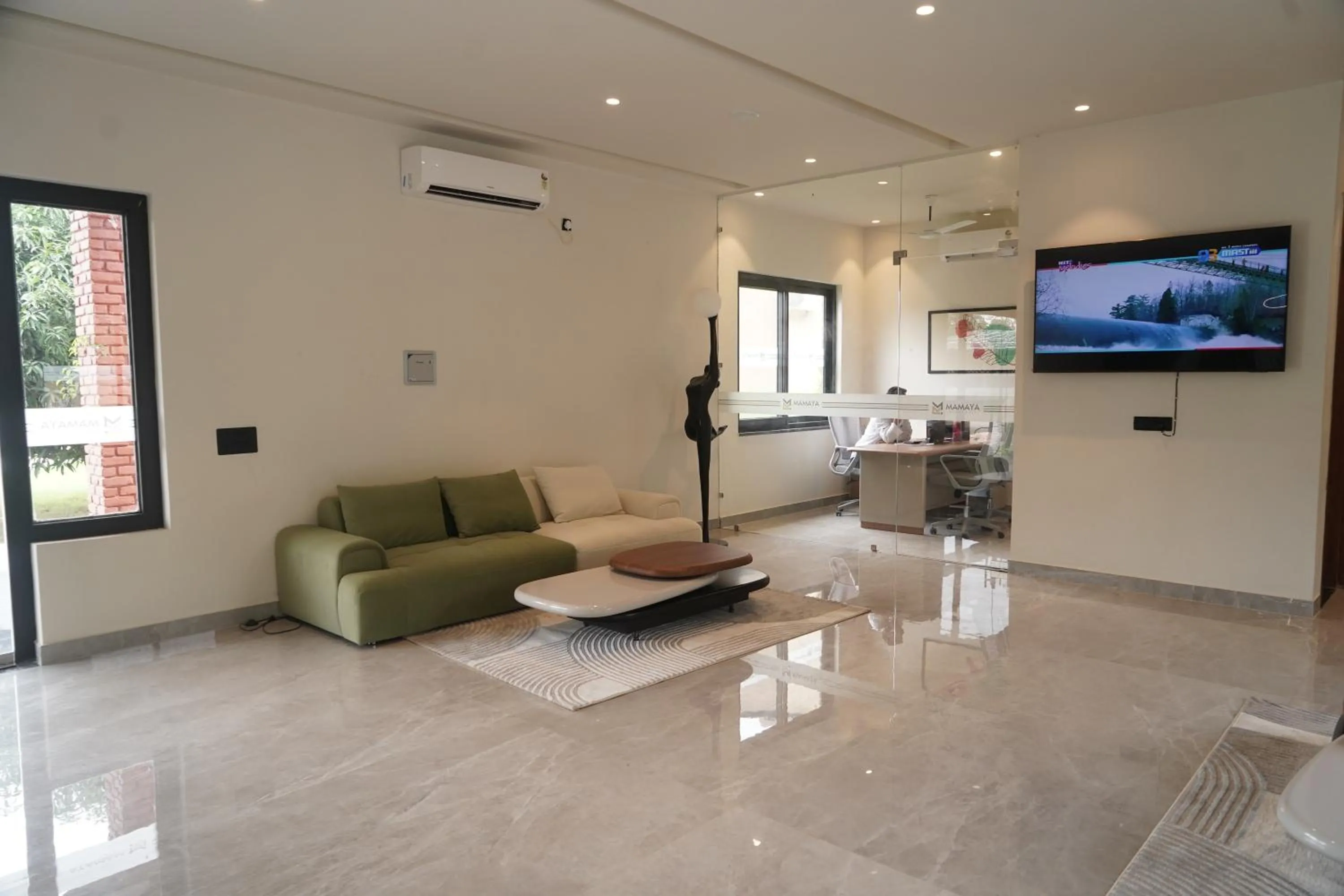 Lobby or reception in Mamaya Resort & Spa By Four Leaf Hotels, Garh Mukteshwar