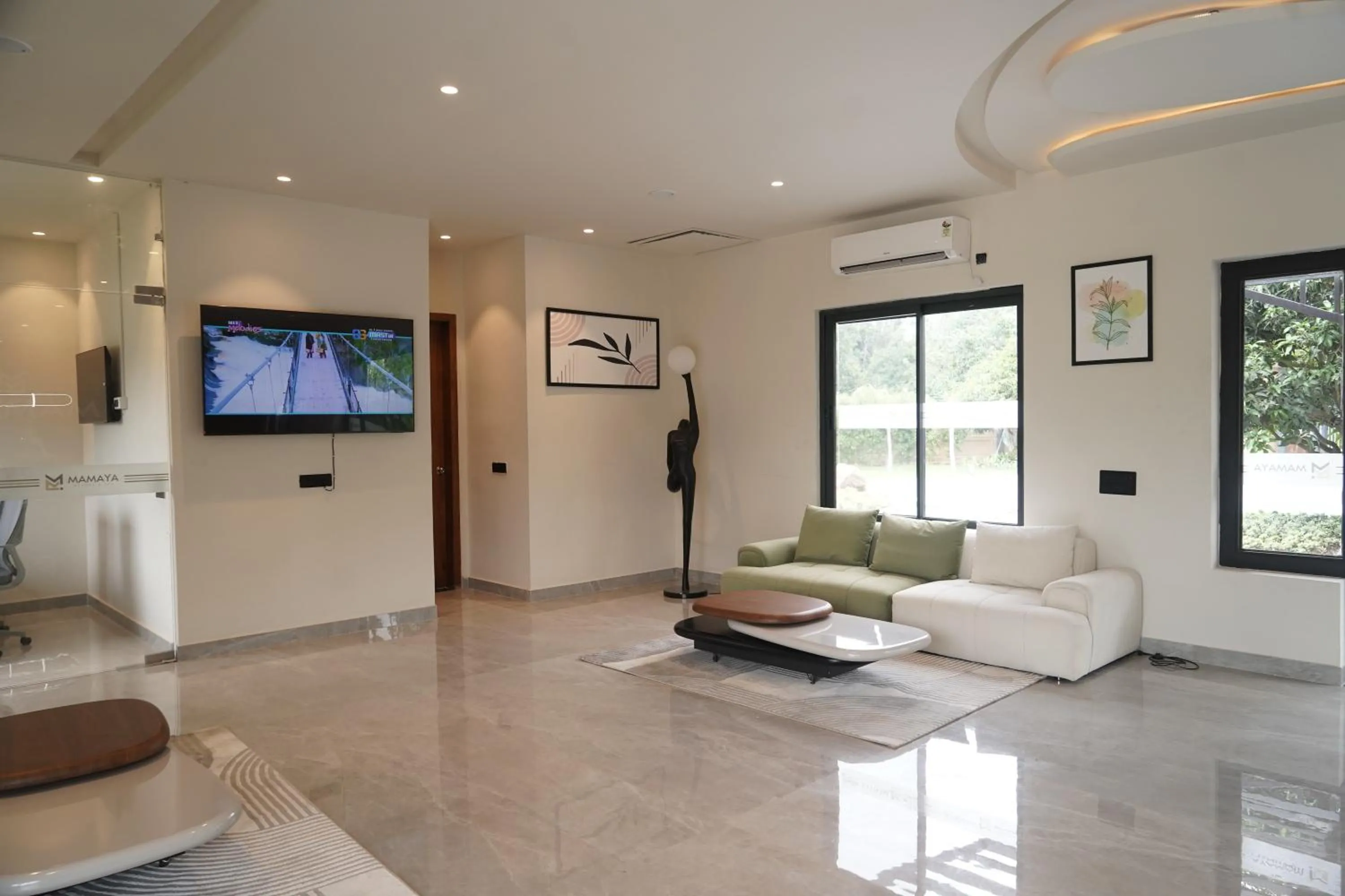 Lobby or reception in Mamaya Resort & Spa By Four Leaf Hotels, Garh Mukteshwar